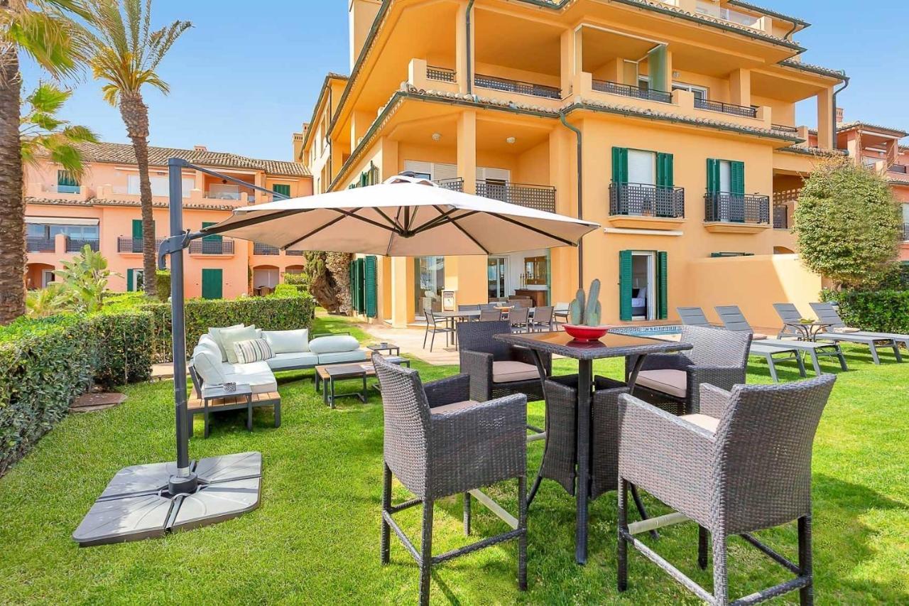 Yolo Spaces - Sotogrande - Puerto Boutique Apartment Eksteriør bilde